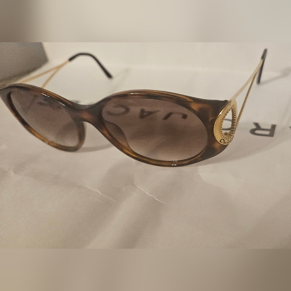 Christian Dior Vintage Tortoise Shell Sunglasses - Picture 3 of 5